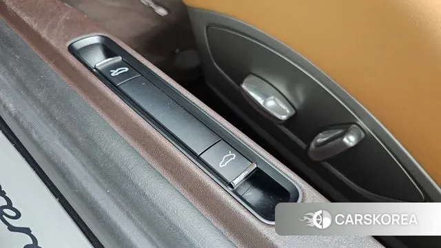 Porsche 911 id 3330733 из Кореи 10