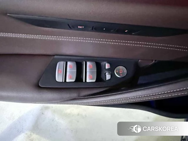 BMW 5 Series (G30) id 4338534 из Кореи 10