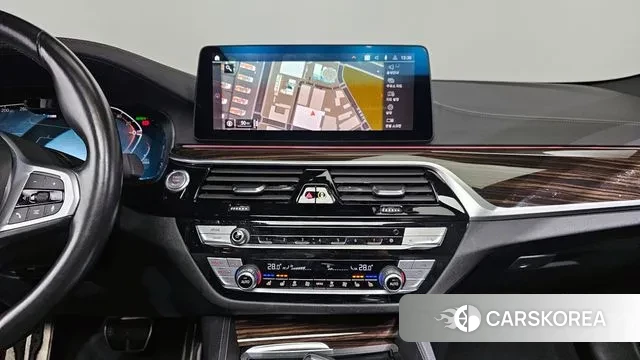 BMW 5 Series (G30) id 3639947 из Кореи 10