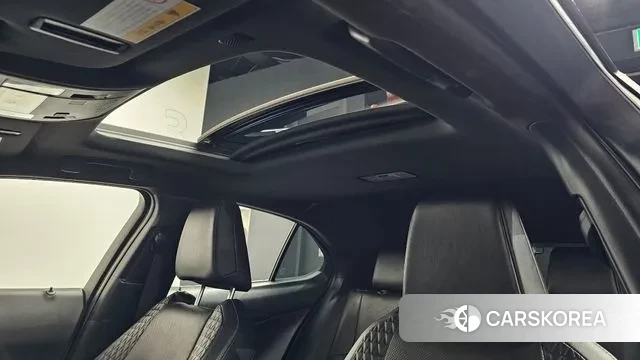 Lexus UX250h id 3766307 из Кореи 10