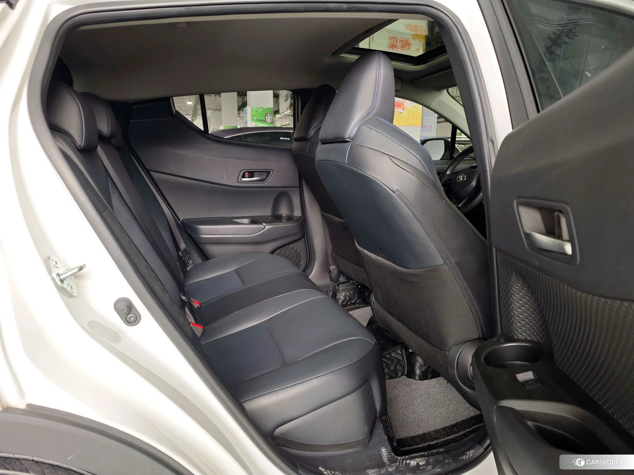 Toyota C-HR id 4467504 из Китая 10