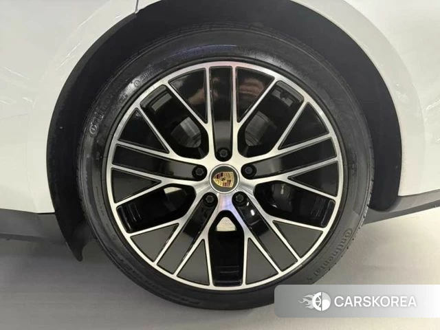 Porsche Taycan id 3934939 из Кореи 10