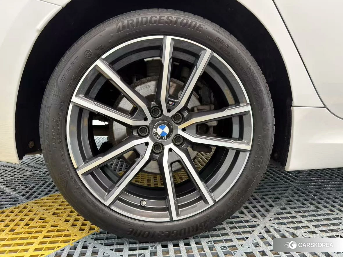 BMW 3 series id 4473849 из Китая 10