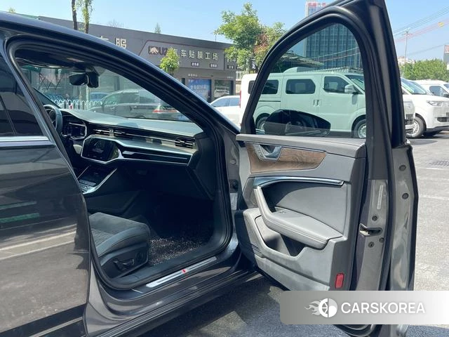 Audi A6L id 4273889 из Китая 10