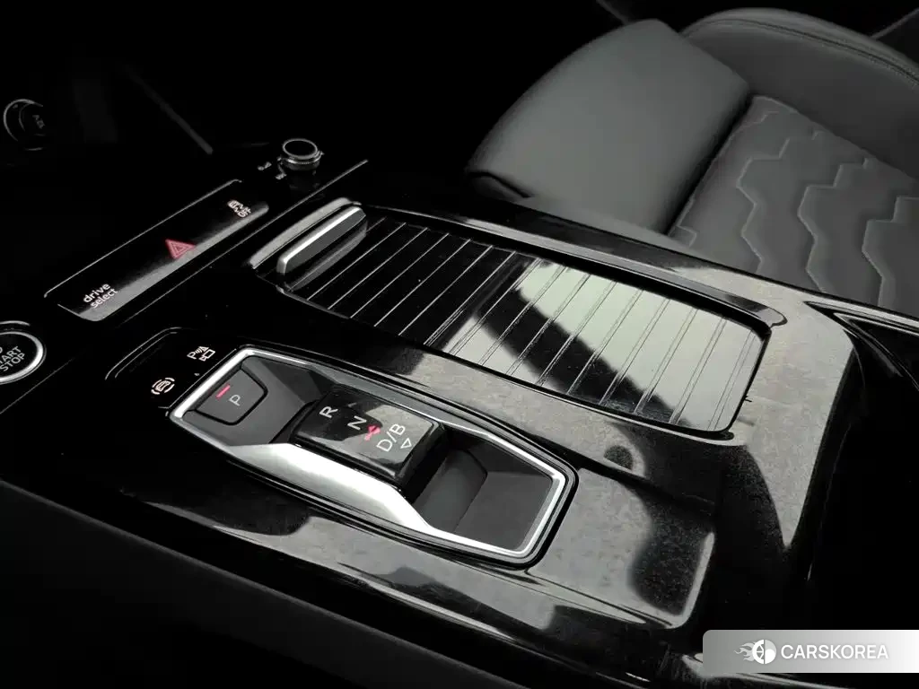 Audi Q6L id 4515283 из Китая 10