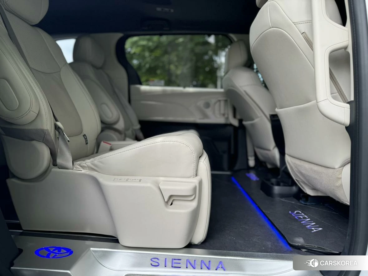 Toyota Saina id 4485519 из Китая 10