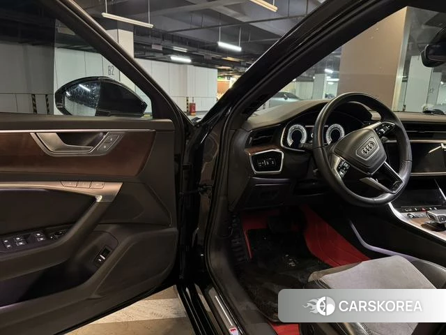 Audi A6L id 3913654 из Китая 10