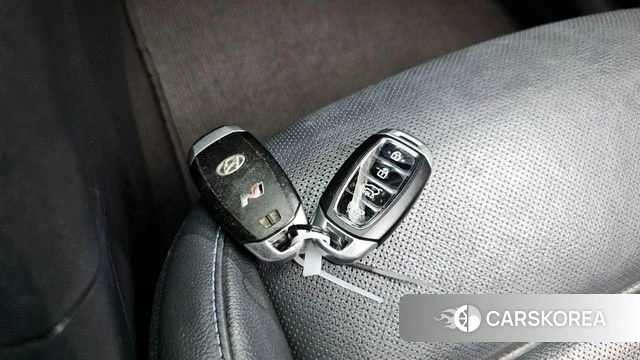 Hyundai Veloster (JS) id 3853728 из Кореи 10