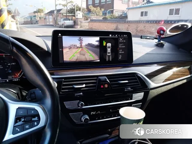 BMW 5 Series (G30) id 3695329 из Кореи 10