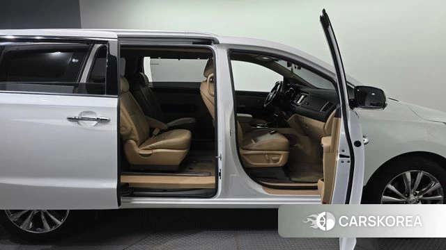 Kia The New Carnival id 4269350 из Кореи 10