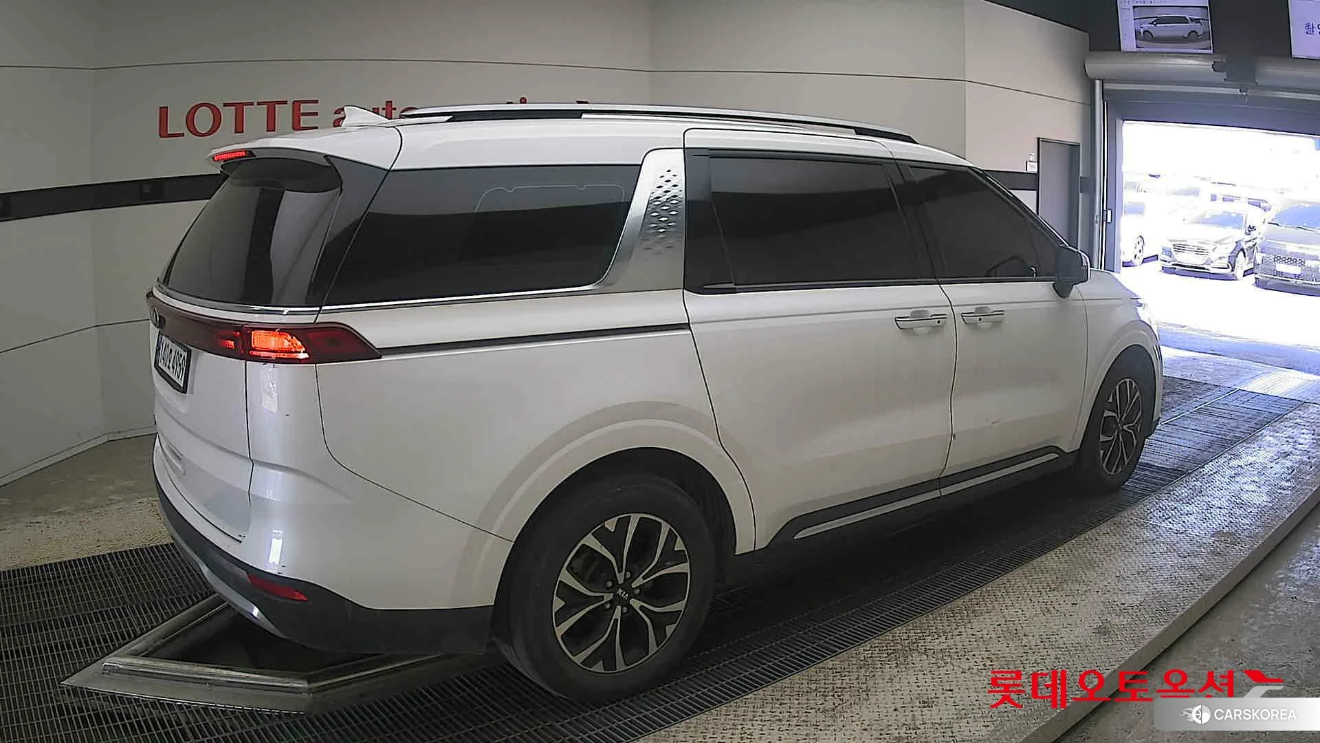 Kia Carnival id 4296914 из Кореи 10