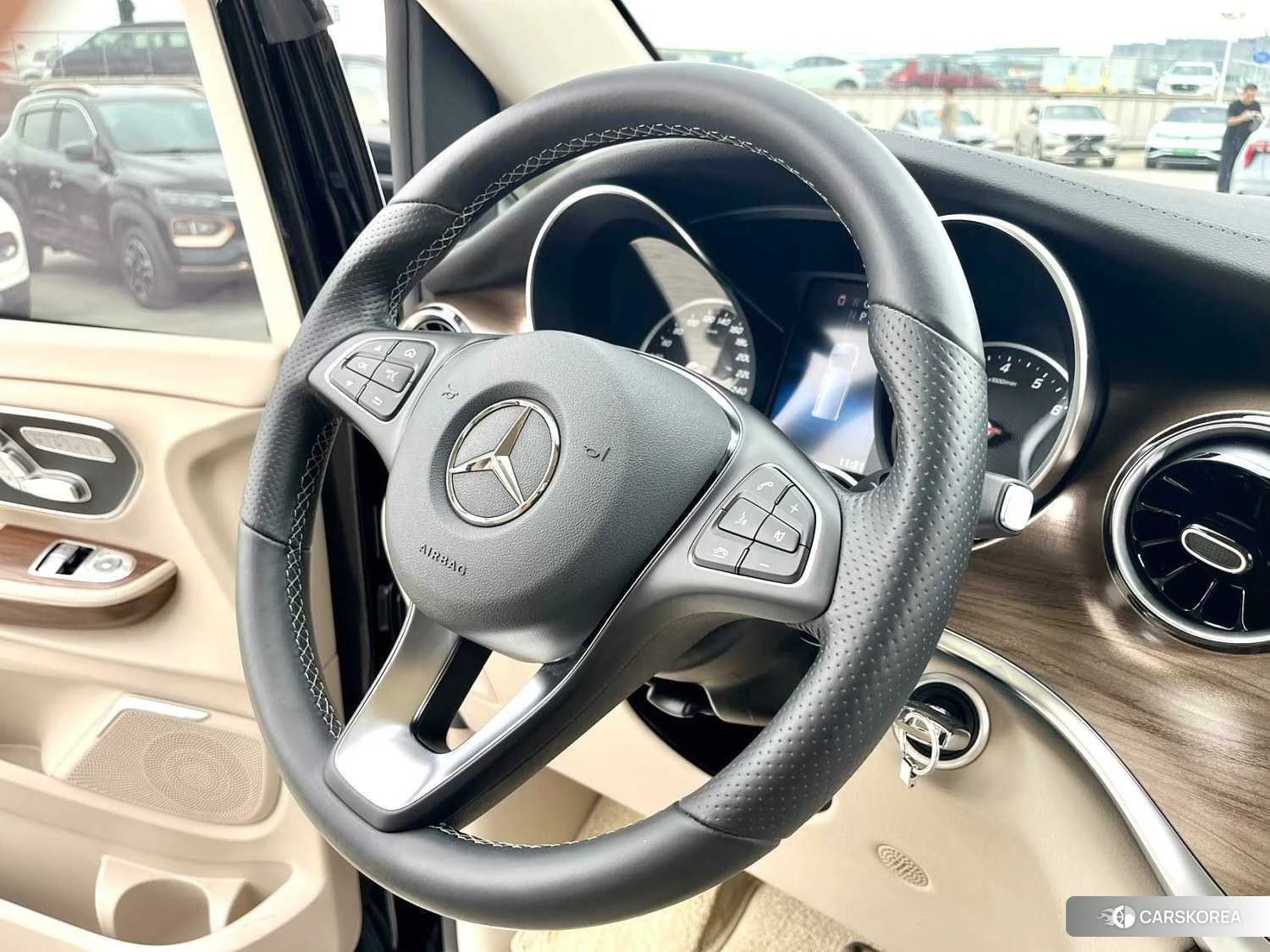 Mercedes-Benz V-class id 4452789 из Китая 10