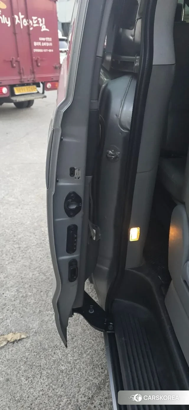 Hyundai The New Grand Starex id 3595361 из Кореи 10