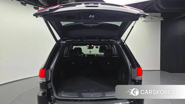 Jeep Grand Cherokee id 3813818 из Кореи 10