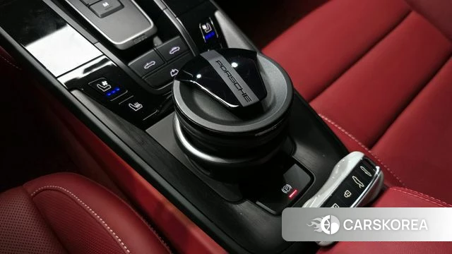 Porsche 911(992) id 4281001 из Кореи 10