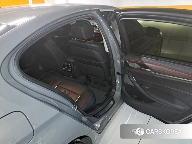 BMW 5 Series (G30) id 3919764 из Кореи 10