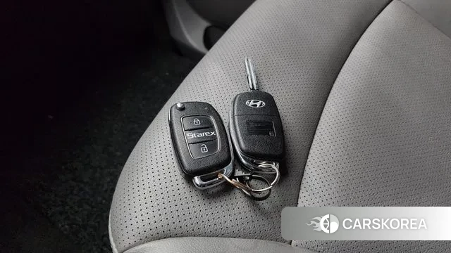 Hyundai The New Grand Starex id 3672892 из Кореи 10