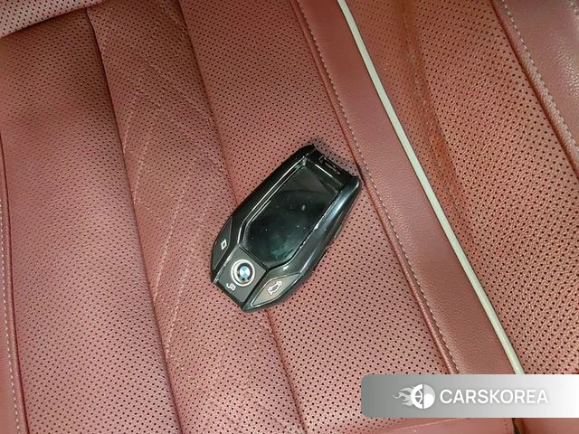BMW 5 series PHEV id 4212695 из Китая 10