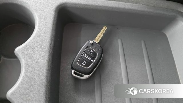 Hyundai The New Grand Starex id 4923581 из Кореи 10