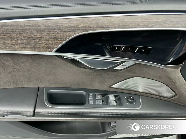 Audi A8 id 4259179 из Китая 10