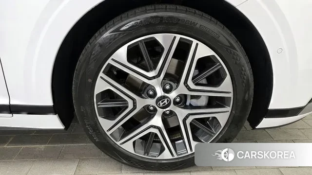 Hyundai Grandeur (GN7) id 3770482 из Кореи 10