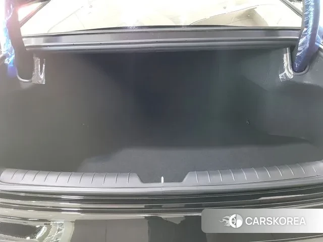 Hyundai Grandeur Hybrid (GN7) id 2968829 из Кореи 10