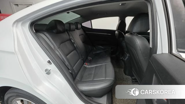 Hyundai The New Avante AD id 4384376 из Кореи 10