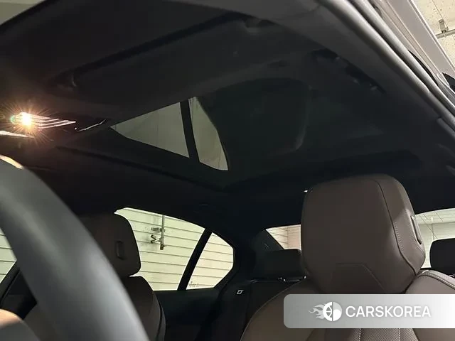 BMW 5 Series (G60) id 2899987 из Кореи 10