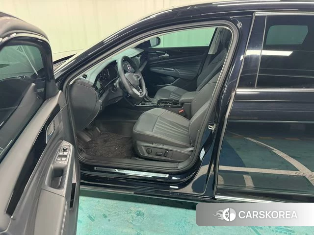 Volkswagen Passat id 4367418 из Китая 10