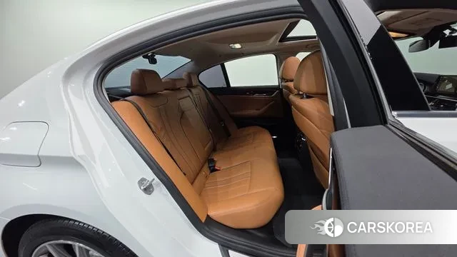 BMW 5 Series (G30) id 3602264 из Кореи 10