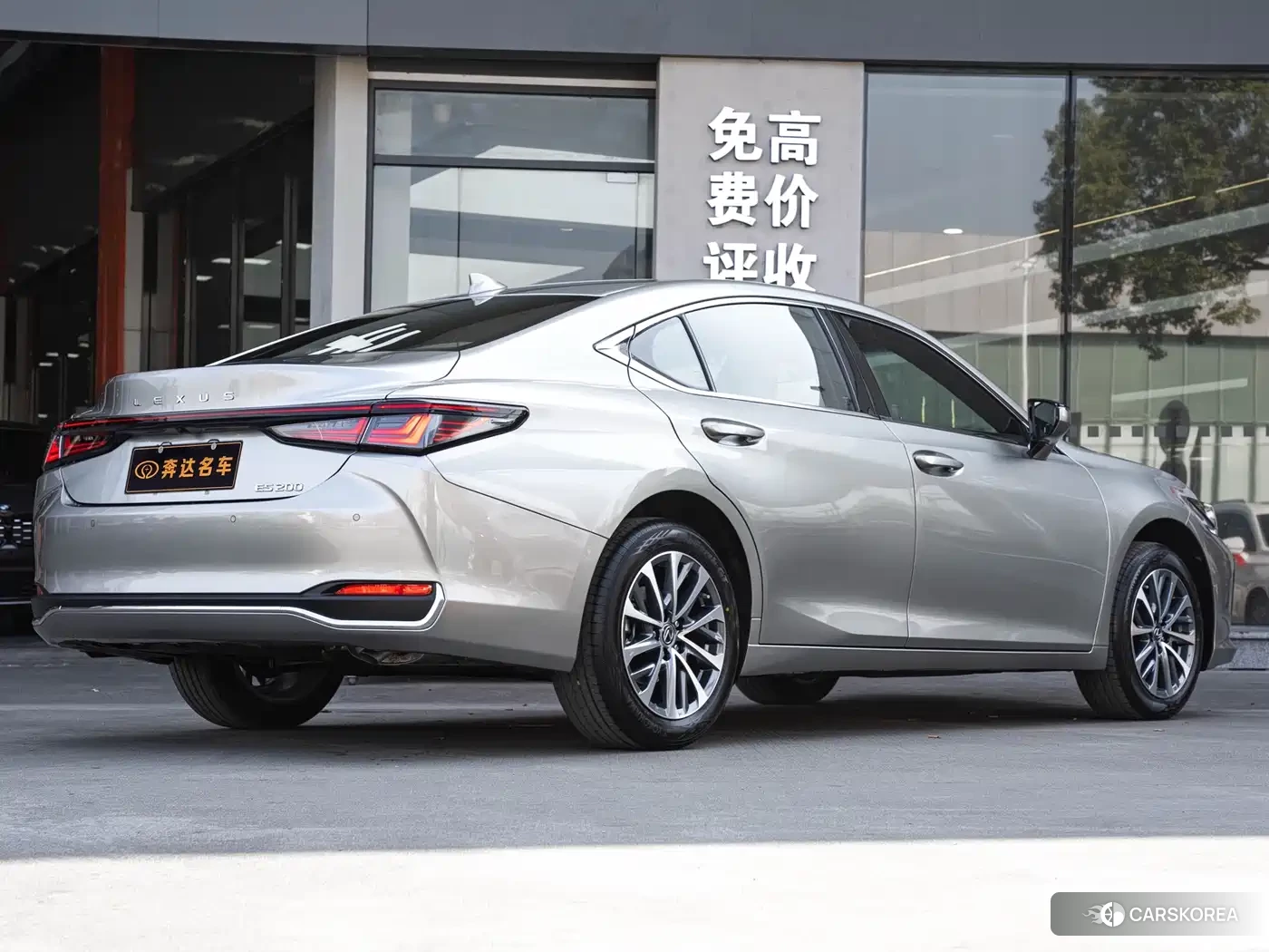 Lexus ES id 4538638 из Китая 10