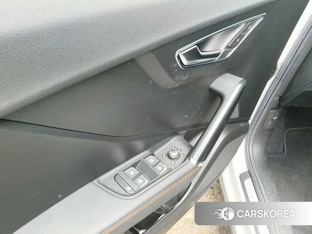 Audi Q2L e-tron id 4387658 из Китая 10
