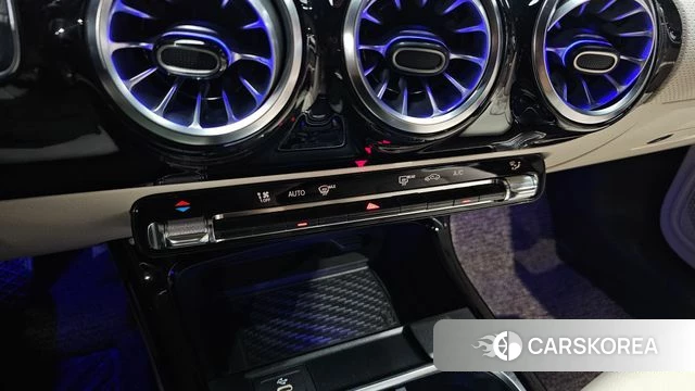 Mercedes-Benz A-Class W177 id 4853956 из Кореи 10
