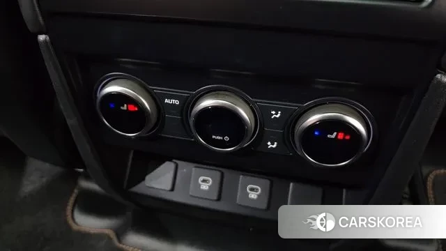 Land Rover Defender (L663) id 3382955 из Кореи 10