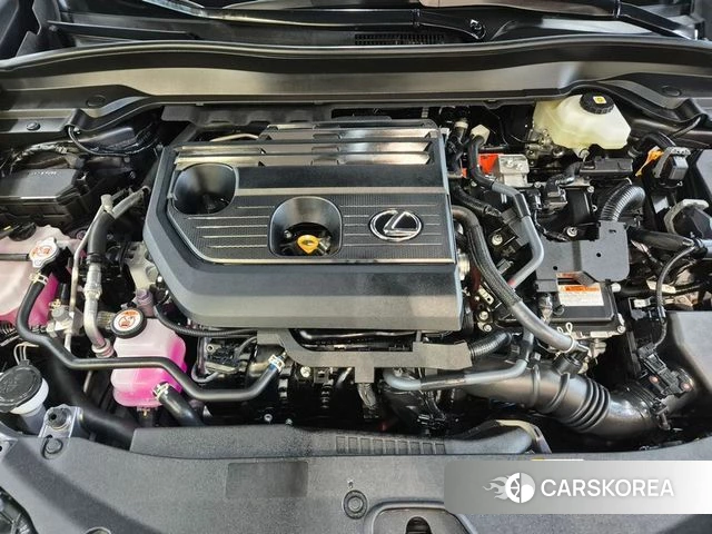 Lexus UX300h id 3856372 из Кореи 10