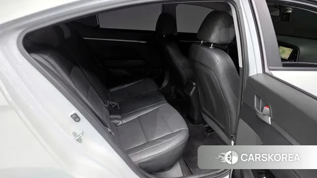 Hyundai Avante AD id 3728810 из Кореи 10