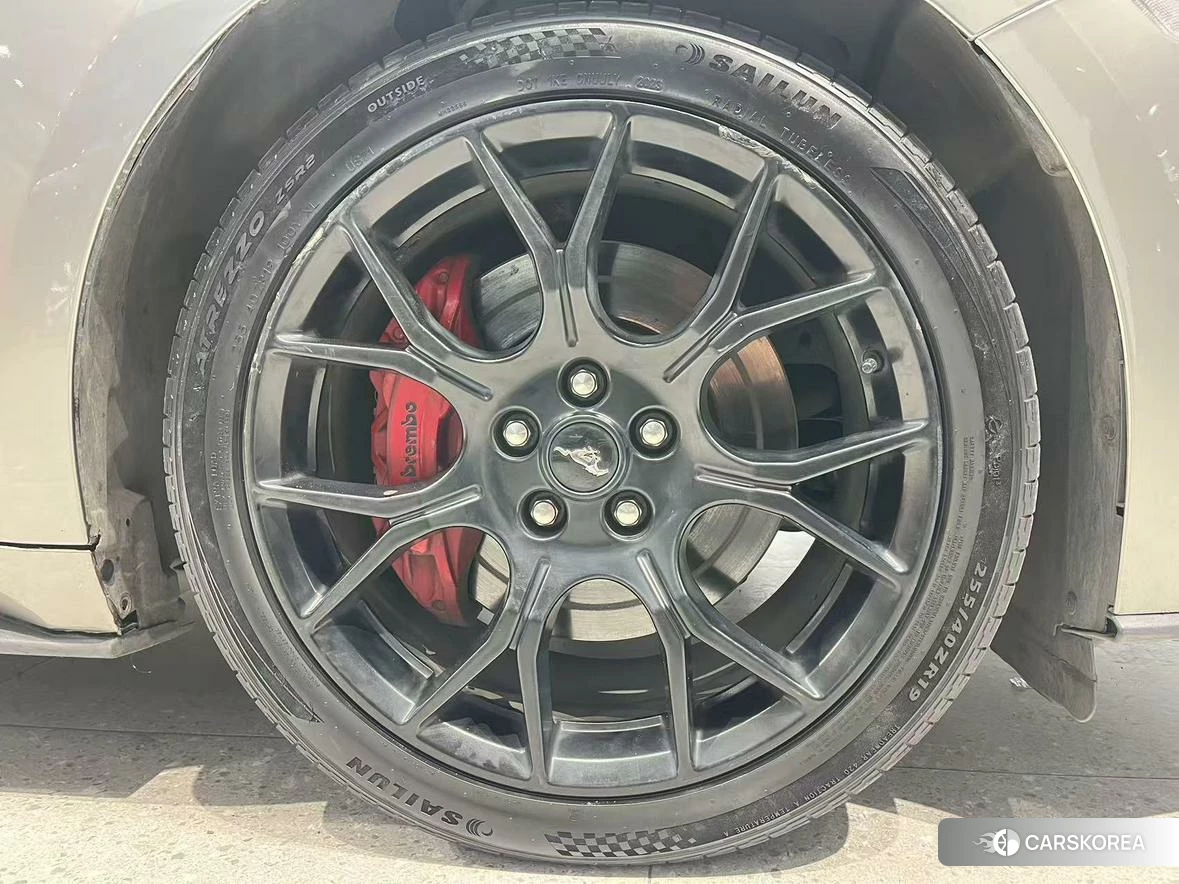 Ford Mustang id 4479446 из Китая 10