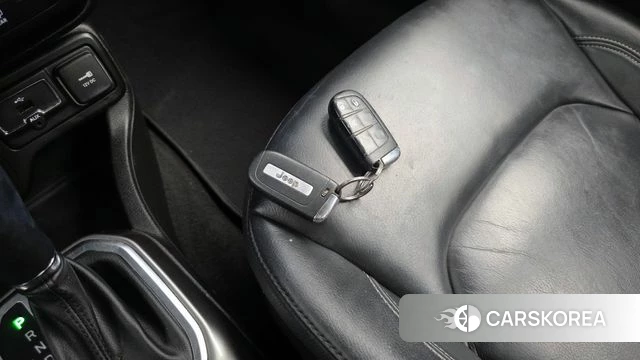 Jeep Renegade id 4294529 из Кореи 10