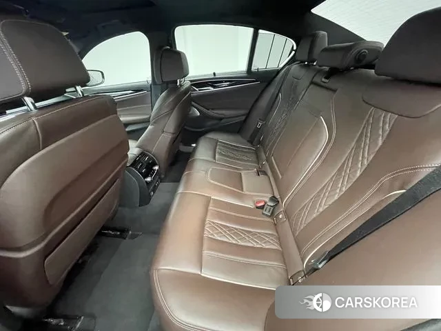 BMW 5 Series (G30) id 3539473 из Кореи 10