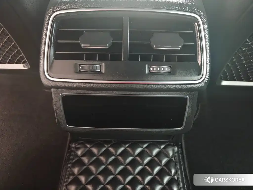 Audi A6L id 4547589 из Китая 10