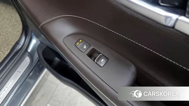 Hyundai Grandeur IG id 3636386 из Кореи 10