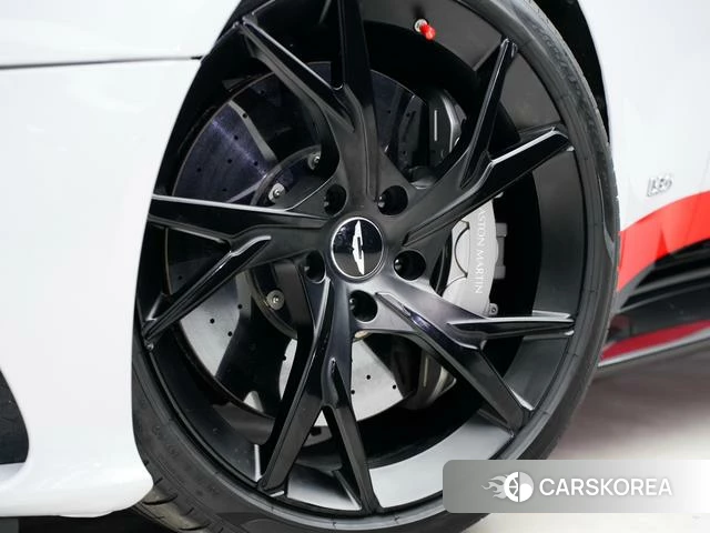 Aston Martin DBS id 4239348 из Китая 10