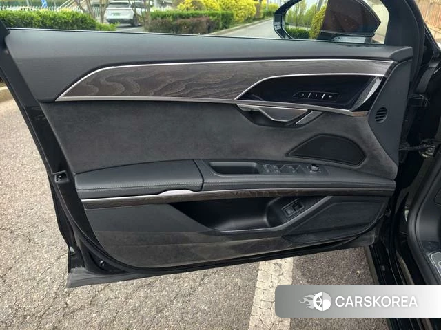 Audi A8 id 4208679 из Китая 10