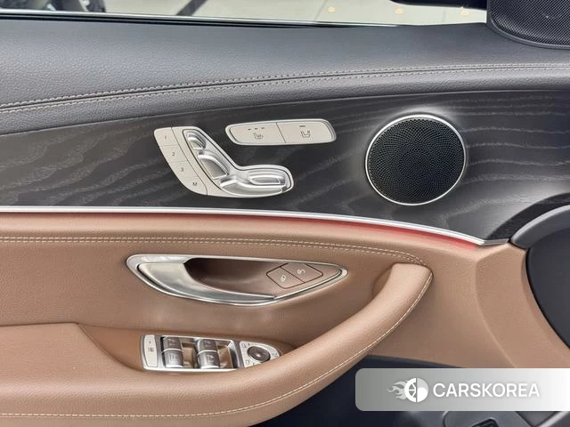 Mercedes-Benz E-class id 4259426 из Китая 10
