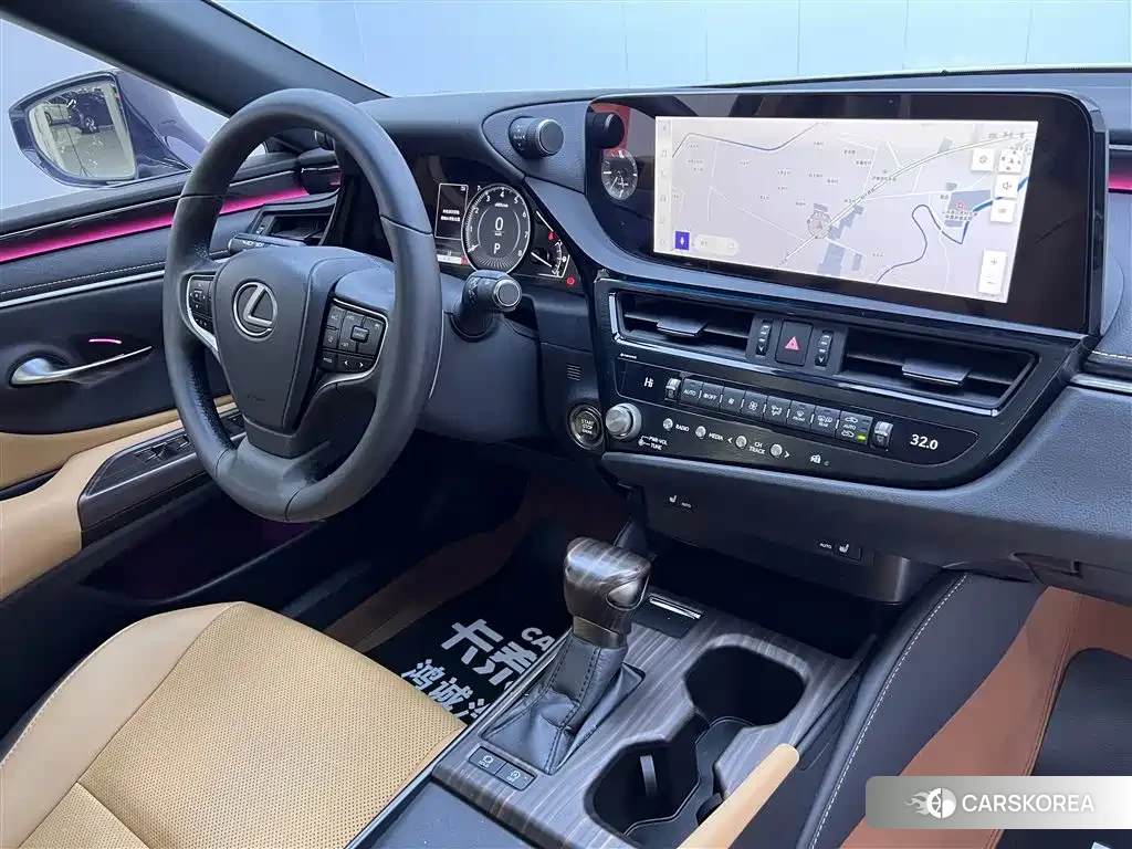 Lexus ES id 4576385 из Китая 10