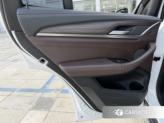BMW X3 id 4272509 из Китая 10