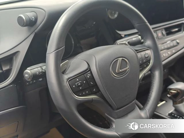 Lexus ES id 4333751 из Китая 10