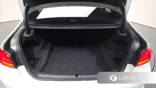 BMW 5 Series (G30) id 3403066 из Кореи 10