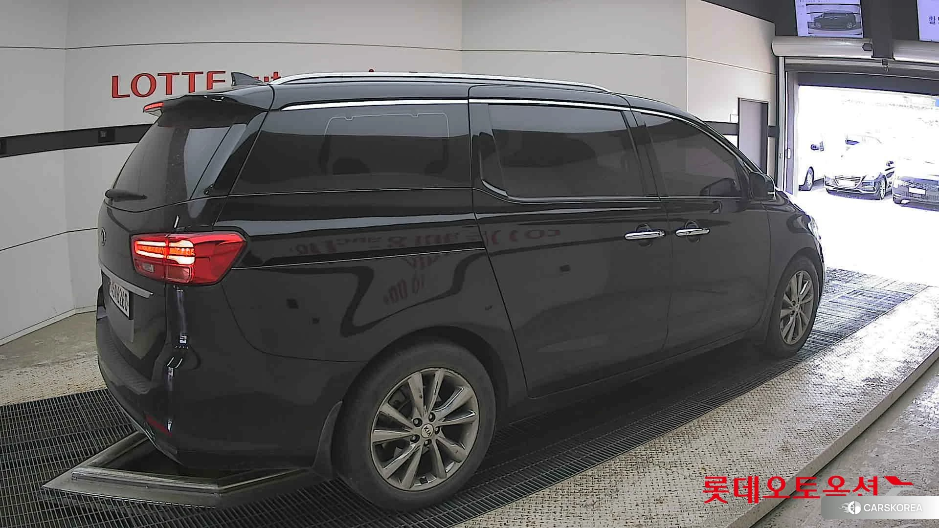 Kia Carnival id 4347383 из Кореи 10