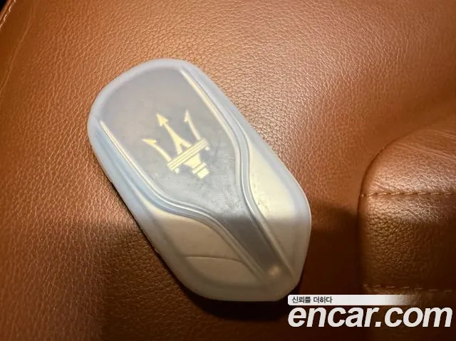 Maserati Ghibli id 2854386 из Кореи 10